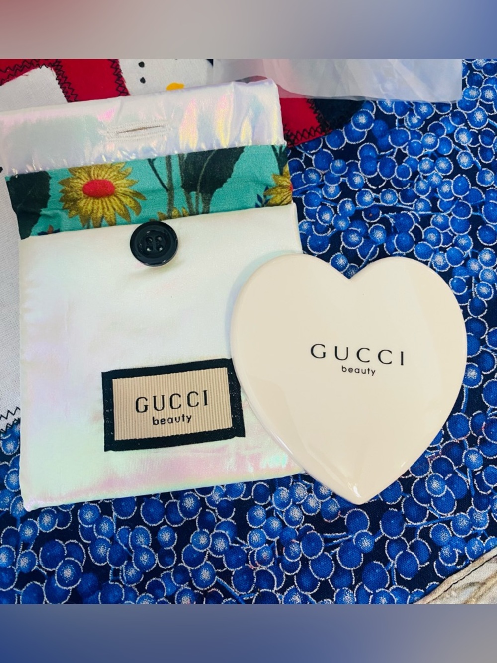 Gucci Iridescent Cosmetic Pouch in Shimmering rainbow with Mirror New